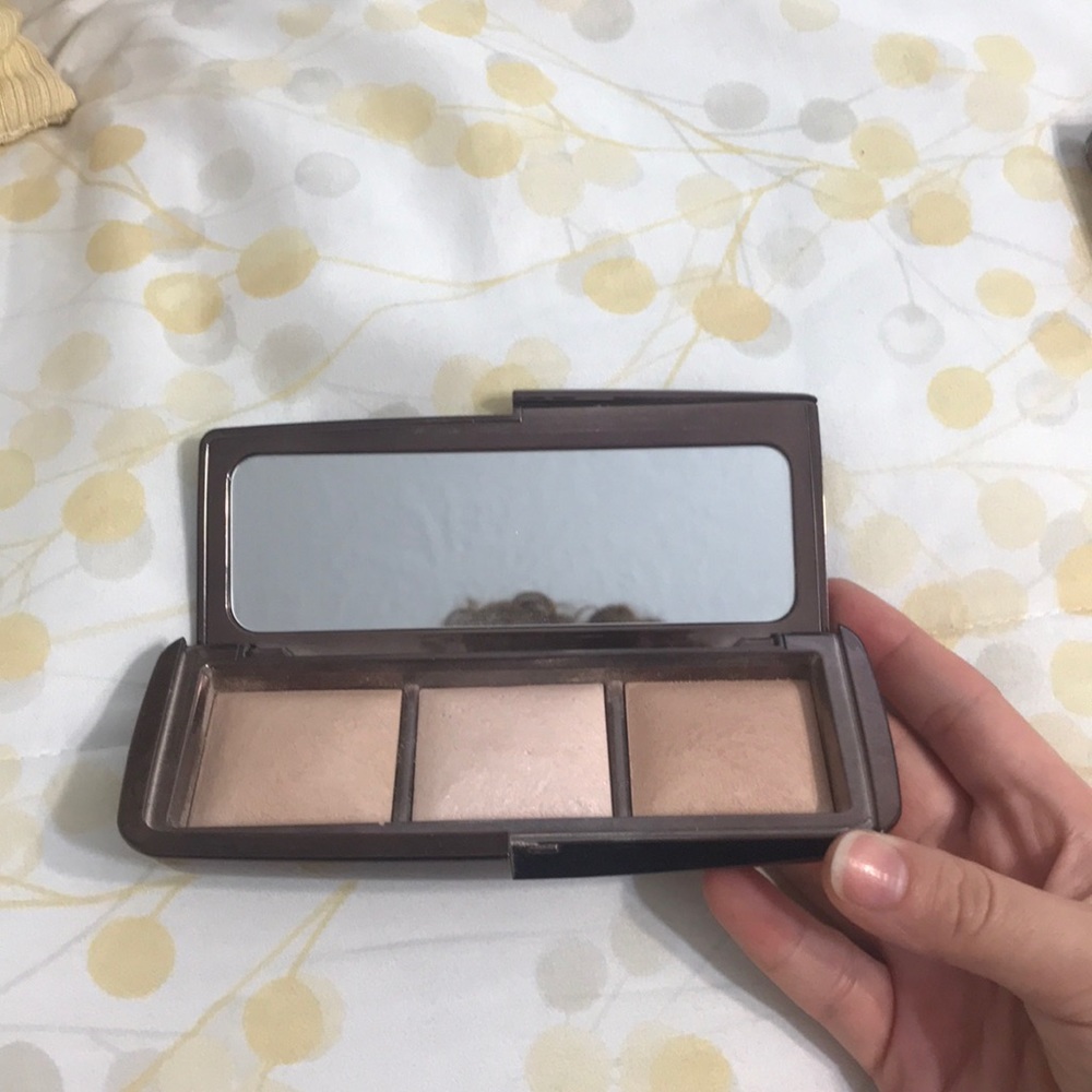 Hourglass Ambient Lighting Palette - Picture 2 of 4